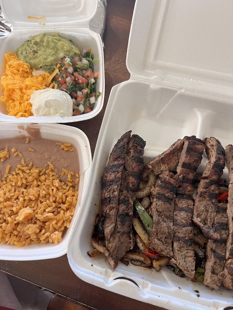 Tia’s Tex Mex Logo