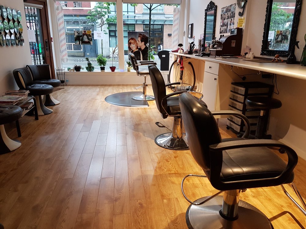 Essi's Hair Studio Logo