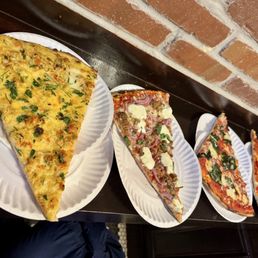 My favorite pizza in order :) My favorite pizza in order :)