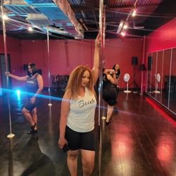 Revolve Pole Studio - Bachelorette partyyyy