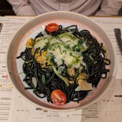Aneto Wines & Table - Black pasta with mussels and corriander