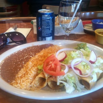 Mi Pueblito - Flautas de pollo! Hand rolled tortillas with chicken; deep fried taco - Mexican Near Me - Kearny, New Jersey Mi Pueblito - Flautas de pollo! Hand rolled tortillas with chicken; deep fried taco - Mexican Near Me - Kearny, New Jersey