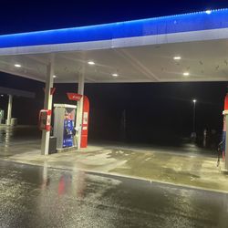 Maplefields Champ Irving - Gas pumps