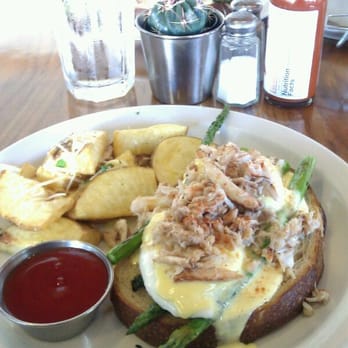 Eat Chow - Crab Benedict - Breakfast & Brunch Near Me - Costa Mesa, California Eat Chow - Crab Benedict - Breakfast & Brunch Near Me - Costa Mesa, California