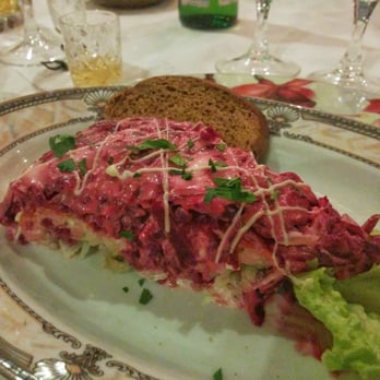 Podkova - Sciuba (aringa sotto un letto di verdure) un delizioso antipasto 8€ - Russian Near Me - Milan, Michigan Podkova - Sciuba (aringa sotto un letto di verdure) un delizioso antipasto 8€ - Russian Near Me - Milan, Michigan