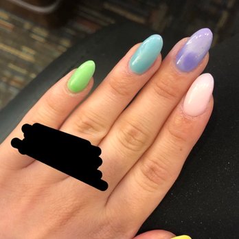 Pretty nails - The middle finger doesn't even look like one solid color - Nail Salons Near Me - Sterling Heights, Michigan