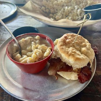 Kregger's Tap and Table - Wake n bacon - New American Near Me - Ashland, Virginia