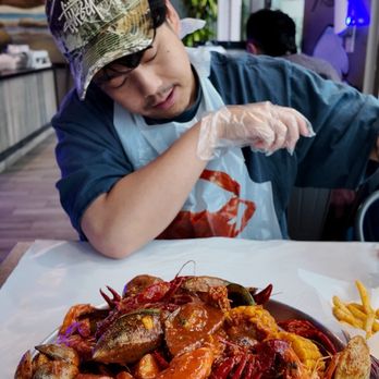 Crab City - Combo A - clams, mussels, crawfish, shrimp - Cajun/Creole Near Me - San Diego, California Crab City - Combo A - clams, mussels, crawfish, shrimp - Cajun/Creole Near Me - San Diego, California