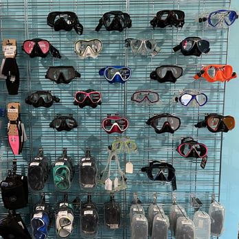 Seaquatics Scuba - Aqualung and Scubapro masks that fit and in great color choices - Scuba Diving Near Me - Midland, Michigan