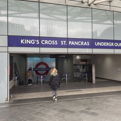 The Harry Potter Shop - Kings Cross station
