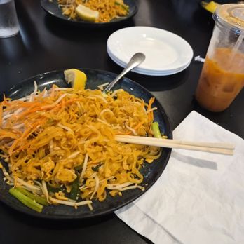 Suki Time Thai Kitchen - Pad thai & thai iced tea - Thai Near Me - Lomita, California Suki Time Thai Kitchen - Pad thai & thai iced tea - Thai Near Me - Lomita, California