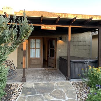 Wine Country Cottages - Bed & Breakfast Near Me - Fredericksburg, Texas