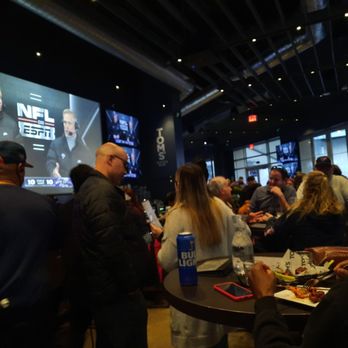 Tom's Watch Bar - Sports Bars Near Me - Houston, Texas
