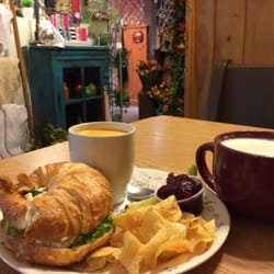 Homespun Coffee & Crafts - Good food, chai, and atmosphere!