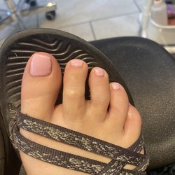 Golden Nails & Spa - Gel Spa Pedicure