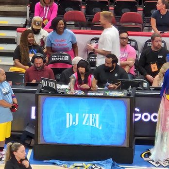 Chicago Sky - Professional Sports Teams Near Me - Chicago, Illinois