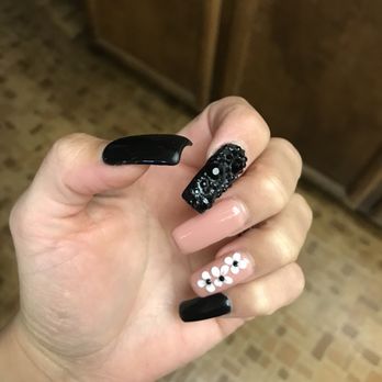 Crystal's Nails and Spa - Nail Salons Near Me - Hesperia, California