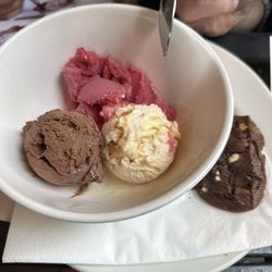 The Saxon Mill - Trio of ice cream with warm triple chocolate cookie