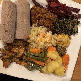 My vegan lunch buffet plate...YUM! My vegan lunch buffet plate...YUM!