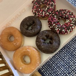 Incorrect half dozen donut order