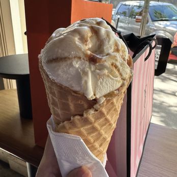 Salt & Straw - Sea Salt w/ Caramel Ribbons - Desserts Near Me - Palo Alto, California Salt & Straw - Sea Salt w/ Caramel Ribbons - Desserts Near Me - Palo Alto, California