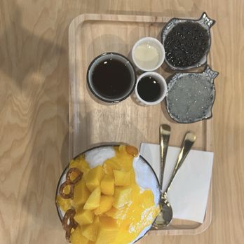 D For Dessert - Cocunut clod with mango - Shaved Ice Near Me - Hollywood, Florida