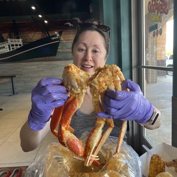 Bayou Seafood and Wings - Look at the size of these snow crab SNOW CRAB (2 CLUSTERS) - Seafood Near Me - Houston, Texas Bayou Seafood and Wings - Look at the size of these snow crab SNOW CRAB (2 CLUSTERS) - Seafood Near Me - Houston, Texas