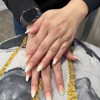 Holly’s Nails - Nail Salons Near Me - Cypress, California