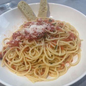 Stagecoach Place Café - Spaghetti pomodoro - Italian Near Me - Crossville, Tennessee