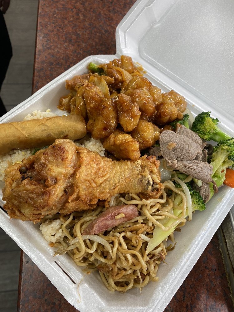 Wong’s Tea Garden, Fresno Roadtrippers