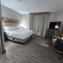Candlewood Suites Aberdeen-Bel Air - A clean king suite