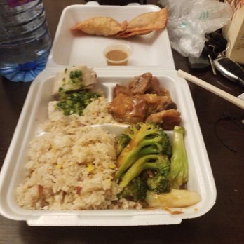 Golden Eagle Chinese Restaurant - Dinner combination plate - Seafood Near Me - Honolulu, Hawaii