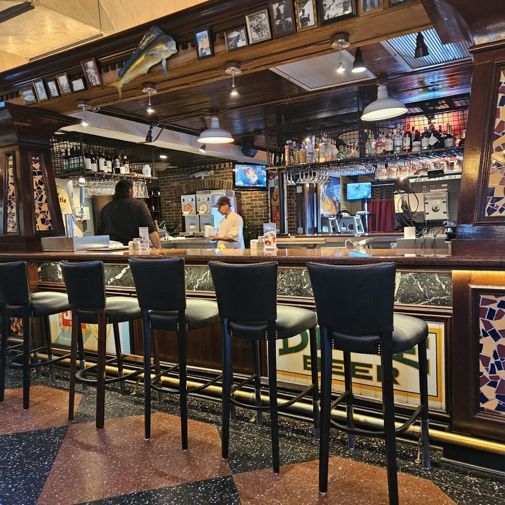Pappadeaux Seafood Kitchen - Cajun/Creole Near Me - Westmont, Illinois