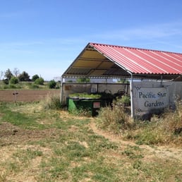 Pay for your fruits and veggies in this tent, adjacent to the parking lot. Pay for your fruits and veggies in this tent, adjacent to the parking lot.