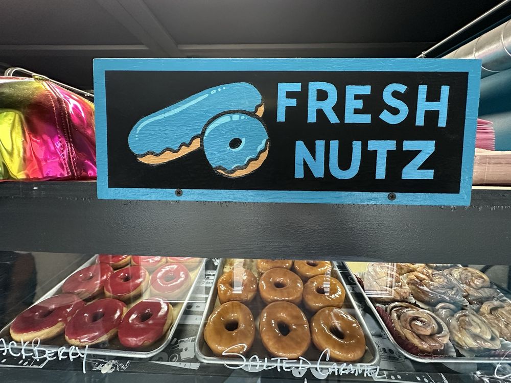 D's Nutz Donuts Logo