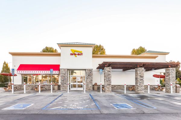 In-N-Out Burger by null