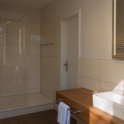 LINDENHOF Hotel Garni - Bad