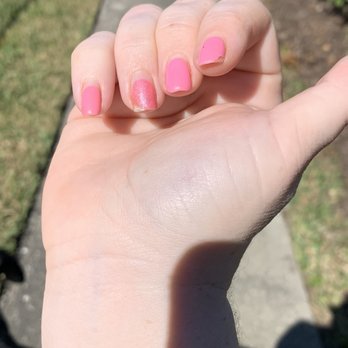 Nail Lounge - Chipped gel polish 2 weeks - Nail Salons Near Me - Pinellas Park, Florida