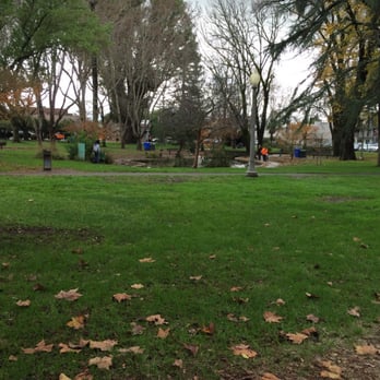 Sonoma Plaza - Duck area!! - Parks Near Me - Sonoma, California Sonoma Plaza - Duck area!! - Parks Near Me - Sonoma, California