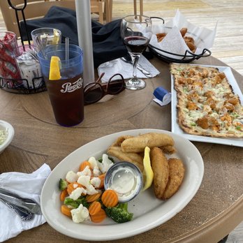 Marblehead Galley - Fried lake perch and a buffalo chicken flat bread. Not bad for the middle of nowhere! The fish was perfectly cooked and quite delicious. - American Near Me - Marblehead, Ohio