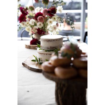 Petite Fleur Cake - Custom Cakes Near Me