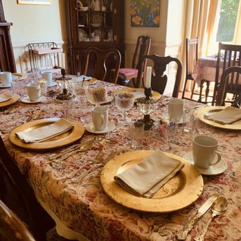 The McClelland House - Place settings for breakfast in the morning. - Bed & Breakfast Near Me - Napa, California The McClelland House - Place settings for breakfast in the morning. - Bed & Breakfast Near Me - Napa, California