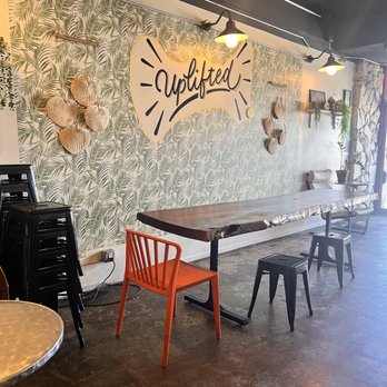 Cafe Aficionado - Cute spacious area - Coffee & Tea Near Me - Los Angeles, California