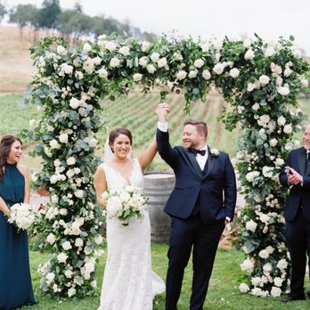 Bridal Bliss - Maysara wedding with Bridal Bliss, Blum Floral Design and Erich McVey! - Wedding Planning Near Me - Lake Oswego, Oregon Bridal Bliss - Maysara wedding with Bridal Bliss, Blum Floral Design and Erich McVey! - Wedding Planning Near Me - Lake Oswego, Oregon