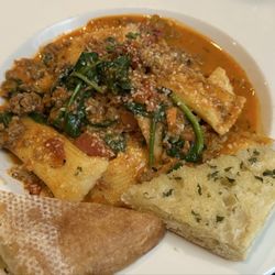 Carley's Ristorante & Piano Bar - Rigatoni Bolognese