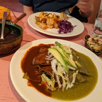 El Apapacho - Enchiladas vegan with nopalitos and mushrooms, and a side of black beans, to complete the protein. - Mexican Near Me - Mérida, YUC El Apapacho - Enchiladas vegan with nopalitos and mushrooms, and a side of black beans, to complete the protein. - Mexican Near Me - Mérida, YUC