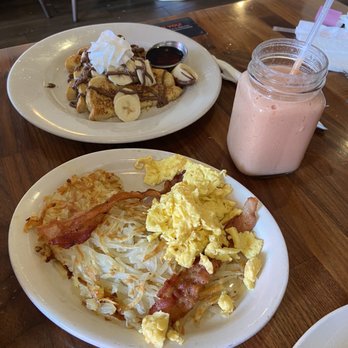 Cafe De Olla - Bacon, Hashbrown, Scrambled Eggs, and a plate with French Toast with bananas and Nutella - American Near Me - Burbank, California