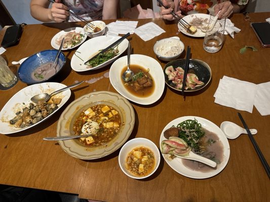 Fujin Tree Taiwanese Cuisine & Champagne (Songshan) by null