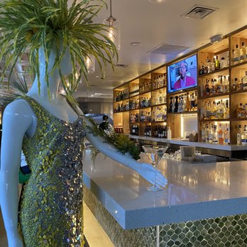 Hugo's Invitados - Beautiful artwork to encourage social distancing! - Seafood Near Me - Irving, Texas Hugo's Invitados - Beautiful artwork to encourage social distancing! - Seafood Near Me - Irving, Texas