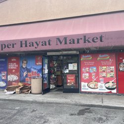 Super Hayat Market - Outside
